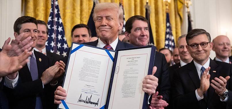 President Trump Signs Stablecoin Bill Into Law, Biggest Victory For Crypto Industry